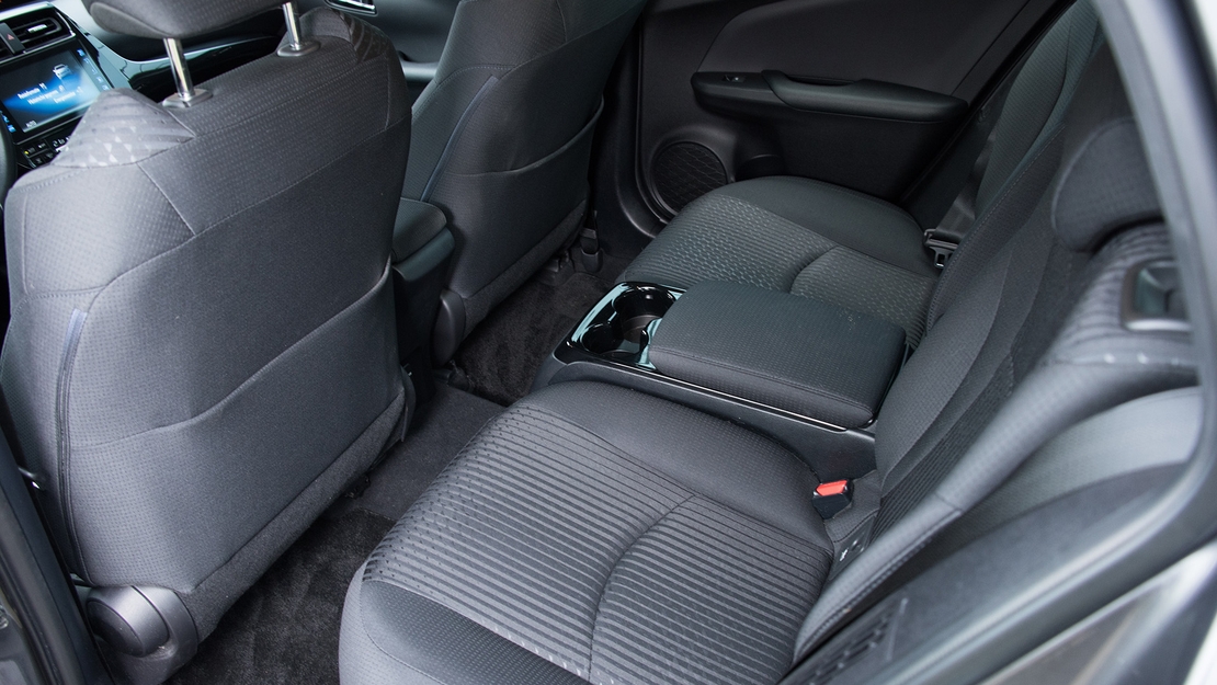 toyota-interieur-stoelen-achter