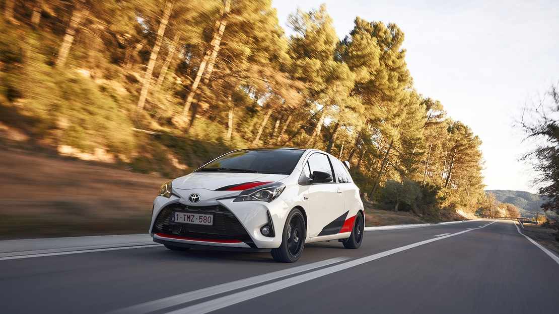 2017-Toyota-Yaris-GRMN-linker-vooraanzicht