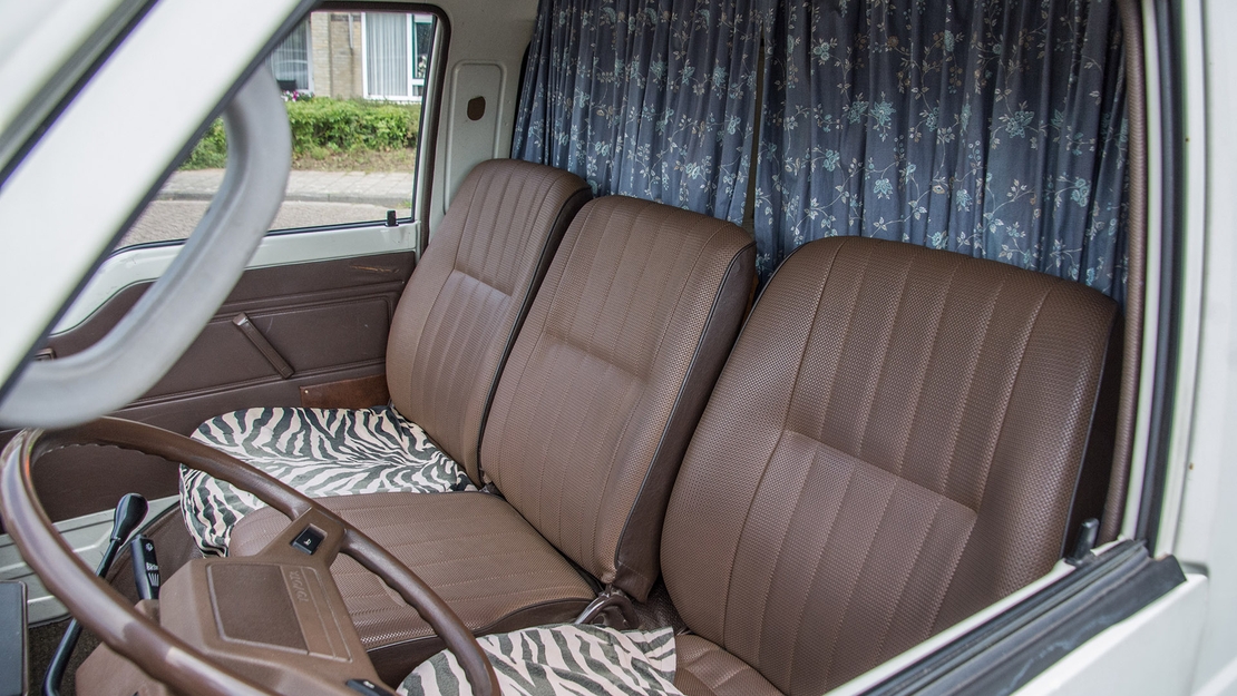 Hiace-interieur-stuur-stoelbekleding